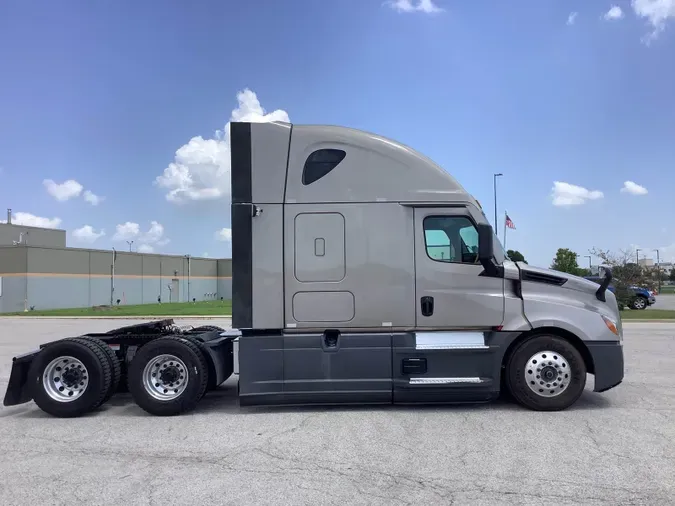 2024 Freightliner Cascadia 126