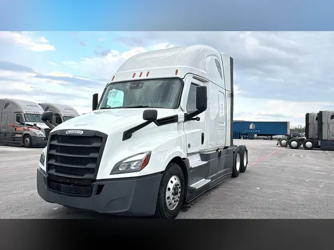 2022 Freightliner Cascadia 126
