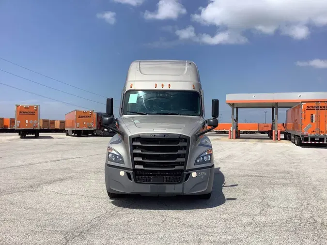 2021 Freightliner Cascadia 126