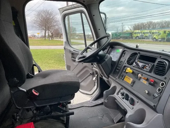 2020 Freightliner M2