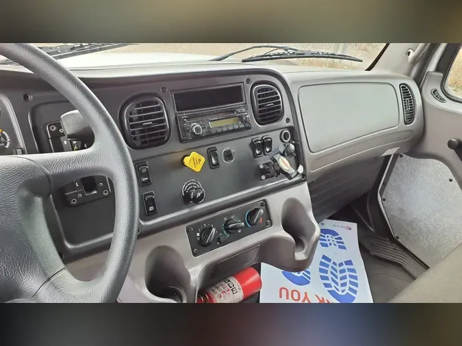 2017 FREIGHTLINER/MERCEDES M2 106