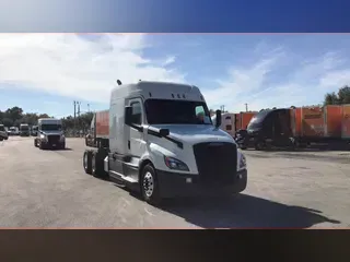 2020 Freightliner Cascadia 126
