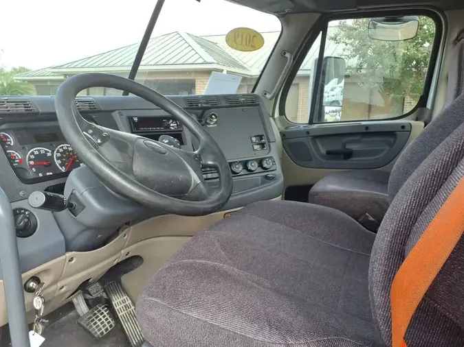 2019 FREIGHTLINER/MERCEDES CASCADIA 125