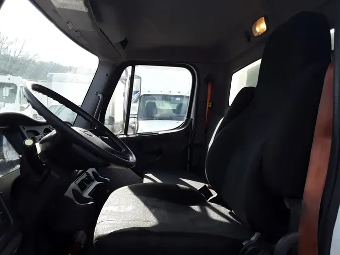 2018 FREIGHTLINER/MERCEDES M2 106