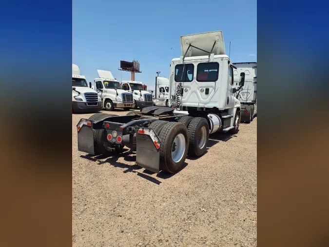 2015 FREIGHTLINER/MERCEDES CASCADIA 125