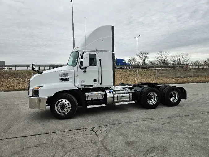 2022 MACK AN64T