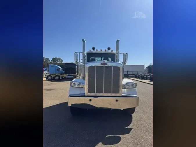 2022 PETERBILT 389