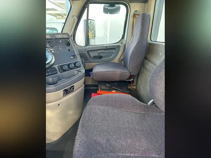 2017 FREIGHTLINER/MERCEDES CASCADIA 113