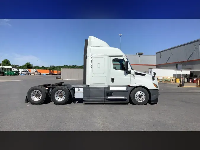 2021 Freightliner Cascadia 126