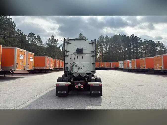 2022 Freightliner Cascadia 12698959bcbe4e8bd5b20407e4ea7100fa2