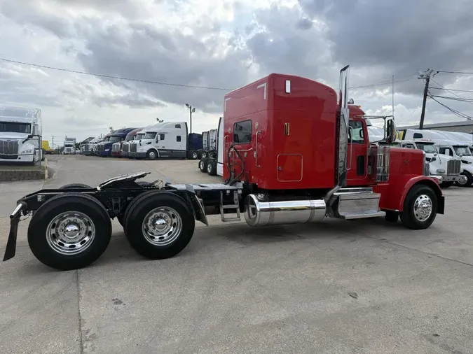 2022 Peterbilt 389