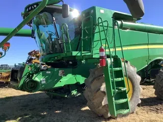 2012 JOHN DEERE S670