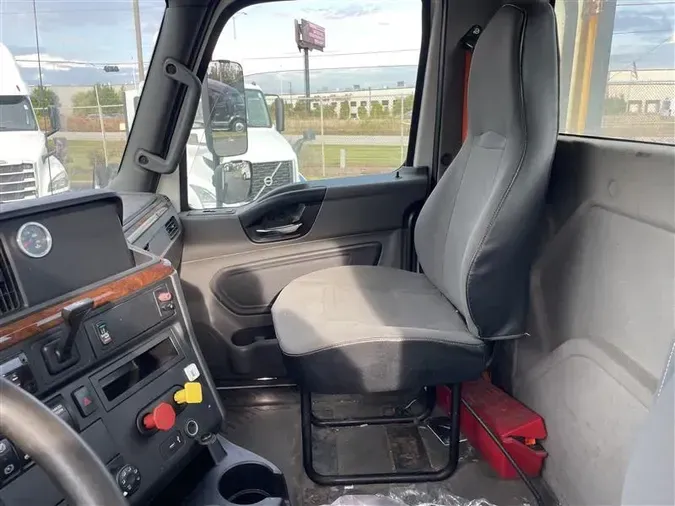 2020 INTERNATIONAL RH613