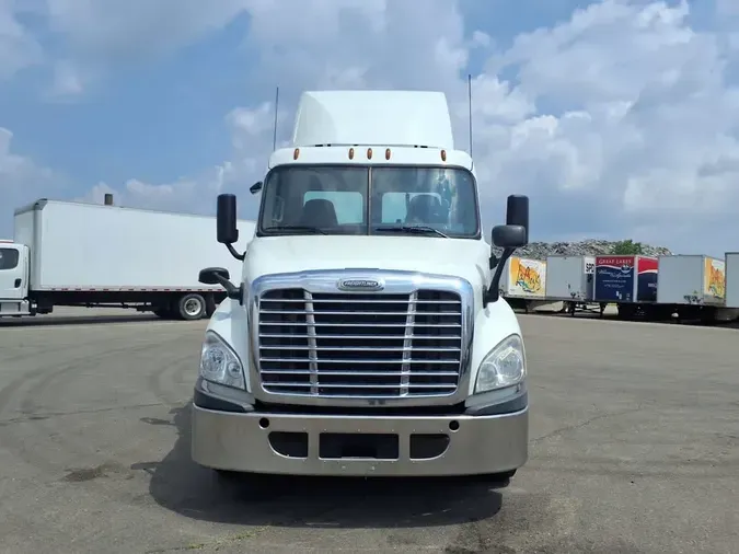 2019 FREIGHTLINER/MERCEDES CASCADIA 12598a731bc2f96e9370ca53c58706547e9