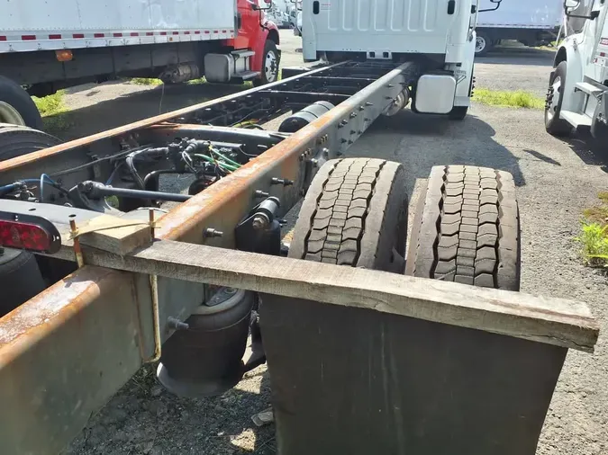 2019 FREIGHTLINER M2 106