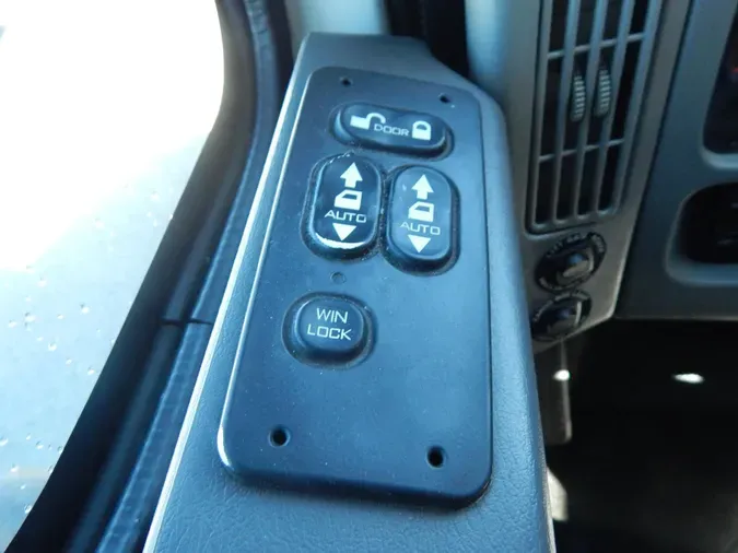 2017 International 4300-4X2