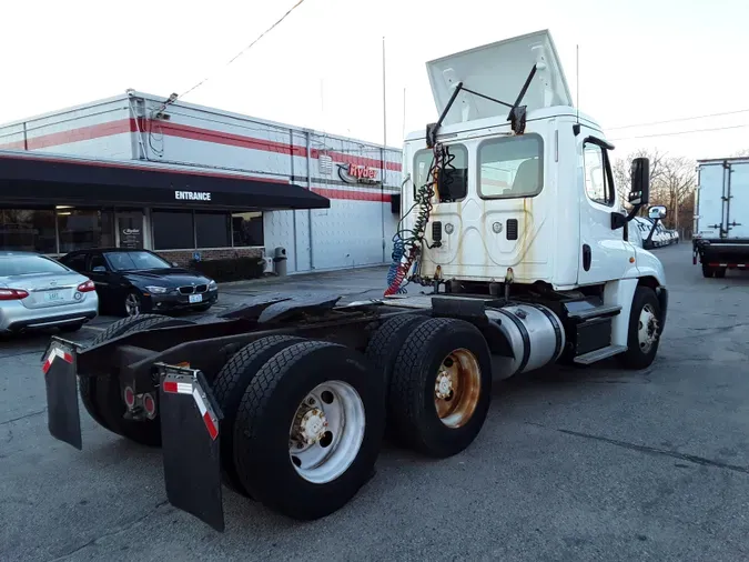 2016 FREIGHTLINER/MERCEDES CASCADIA 125