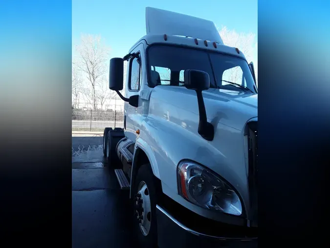 2018 FREIGHTLINER/MERCEDES CASCADIA 125