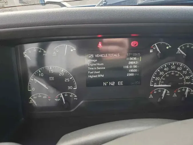 2025 VOLVO VNL64T740
