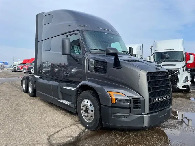 2026 MACK Pioneer 76" High Roof98b38a027b40cdd1000a2b9bb20f51f3