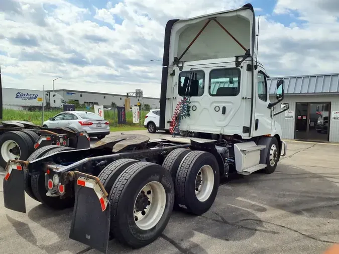 2020 FREIGHTLINER/MERCEDES NEW CASCADIA 11698ba6d2693c09f654a41a7ed952aa598