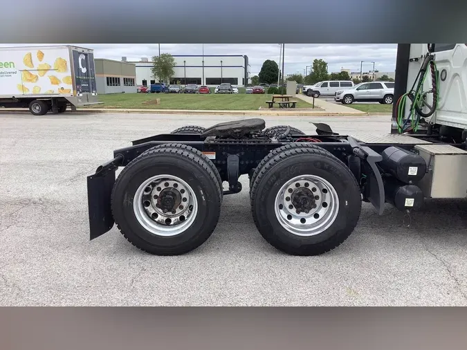 2020 Freightliner Cascadia 126
