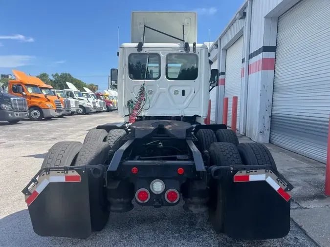 2018 FREIGHTLINER CASCADIA 125