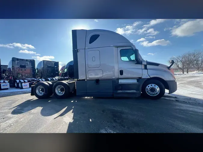 2022 Freightliner Cascadia 126