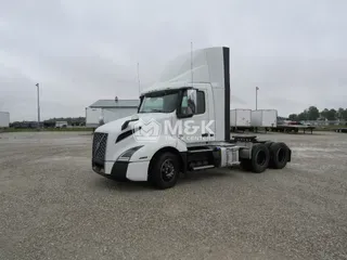 2025 VOLVO VNL64T300N