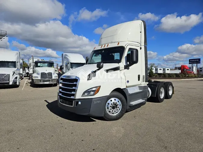 2019 FREIGHTLINER CASCADIA CA126