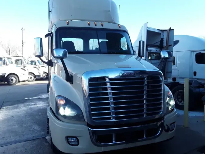 2019 FREIGHTLINER/MERCEDES CASCADIA 12598c04a052902b4d072ed355d6d04594b