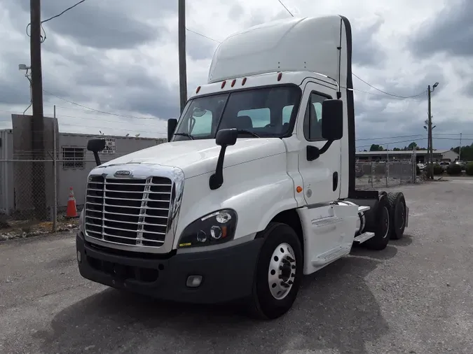 2018 FREIGHTLINER/MERCEDES CASCADIA 12598c0f1f0eed62eb6c1f6fbd7858136f4