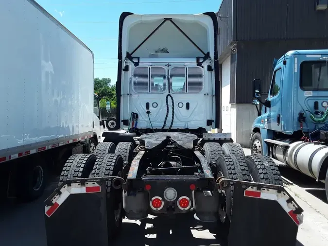 2020 FREIGHTLINER NEW CASCADIA 116