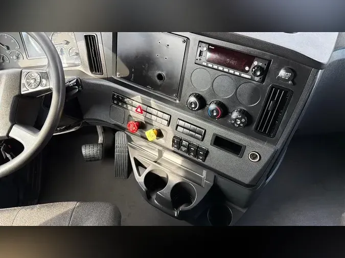 2023 FREIGHTLINER CA126