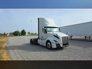 2019 Volvo VNL300
