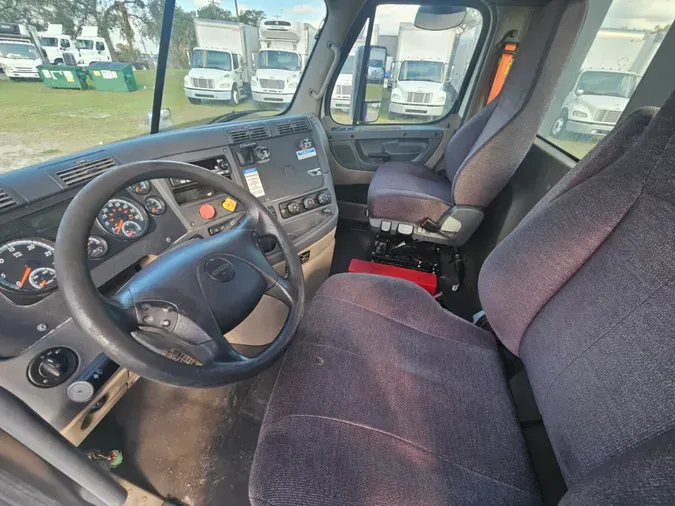 2020 FREIGHTLINER/MERCEDES CASCADIA 113