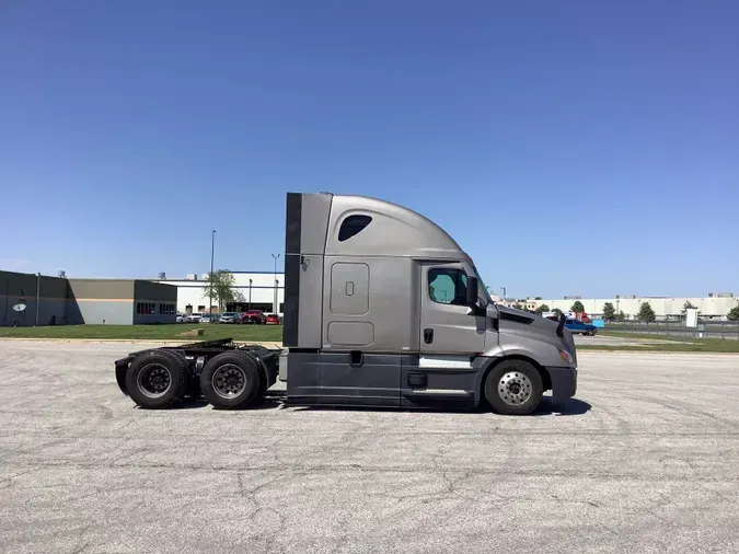 2022 Freightliner Cascadia 12698c5be9c8efcf4ae30ec4e1786d5b2a5