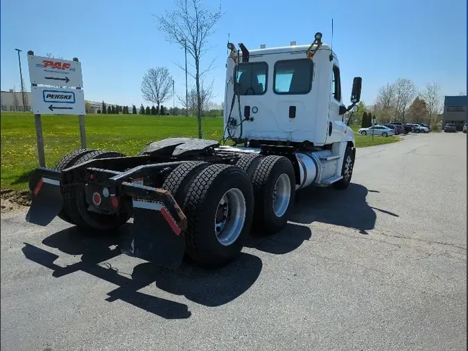 2017 Freightliner X12564ST