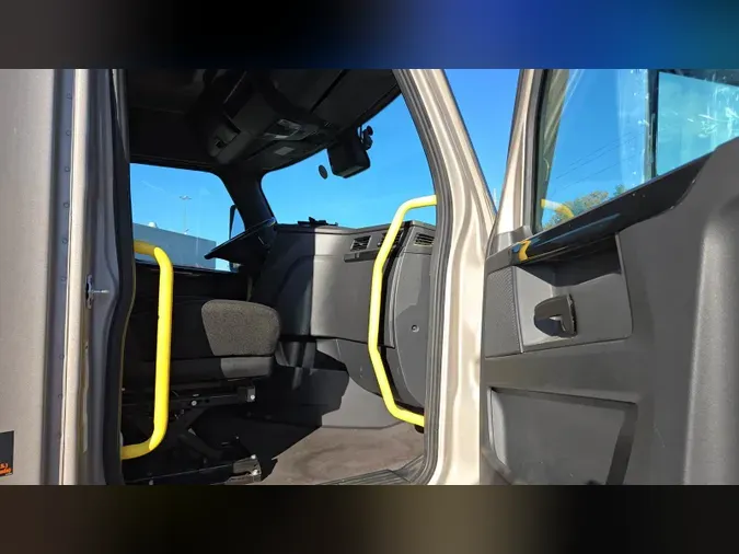 2024 Freightliner Cascadia 126