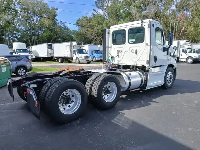 2020 FREIGHTLINER/MERCEDES CASCADIA 11398caa0443706f8b4b18104d34bf06938