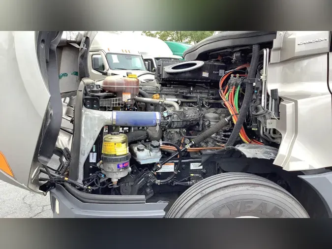 2022 Freightliner Cascadia 126