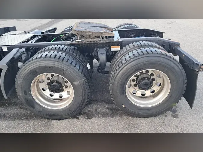 2020 Freightliner Cascadia 126