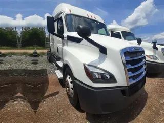 2019 FREIGHTLINER CA126