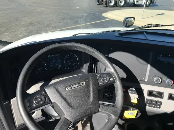 2019 Freightliner T12664ST