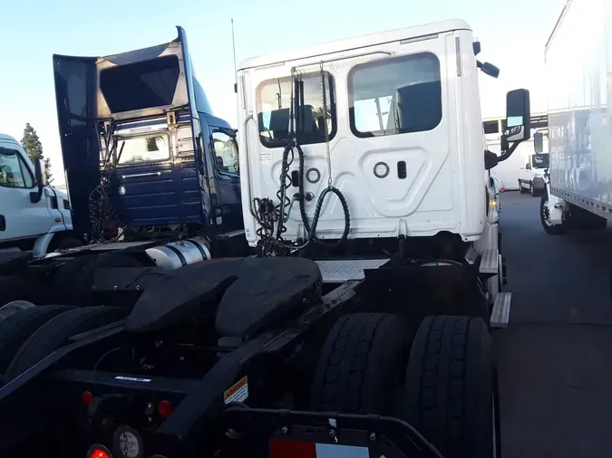 2018 FREIGHTLINER/MERCEDES CASCADIA 12598d4302b3caf57f16bb9b7523ed1943f