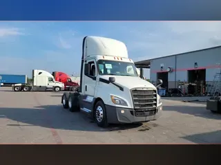 2019 Freightliner Cascadia 126