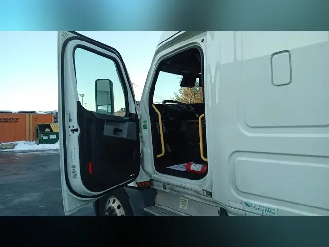 2022 Freightliner Cascadia 126