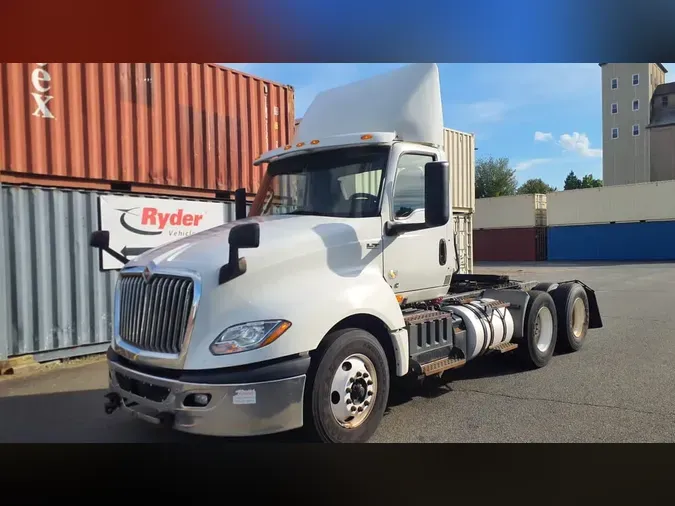 2019 NAVISTAR INTERNATIONAL LT625 DAYCAB T/A98d8763bbadfc498af547061634d8485