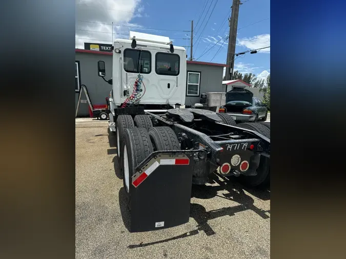 2018 FREIGHTLINER/MERCEDES CASCADIA 113