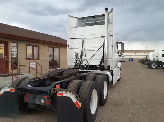 2019 VOLVO VNR64T-640